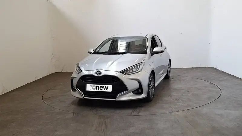 Gris Utilisé 2021 Toyota Yaris Hybrid Citadine | 20 400 € (Prix juste) - Image 1/4