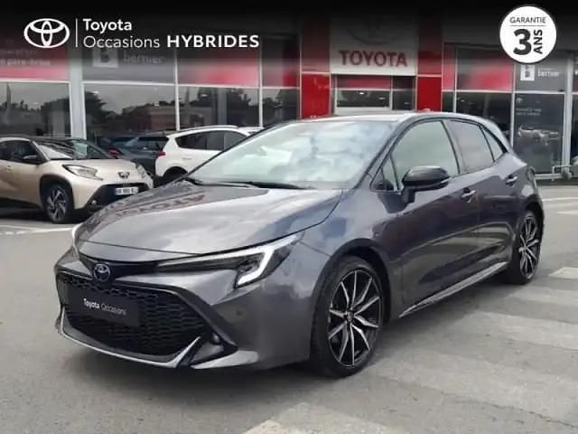 Gris Utilisé 2024 Toyota Corolla Sport Berline | 27 990 € (Prix juste) - Image 1/4