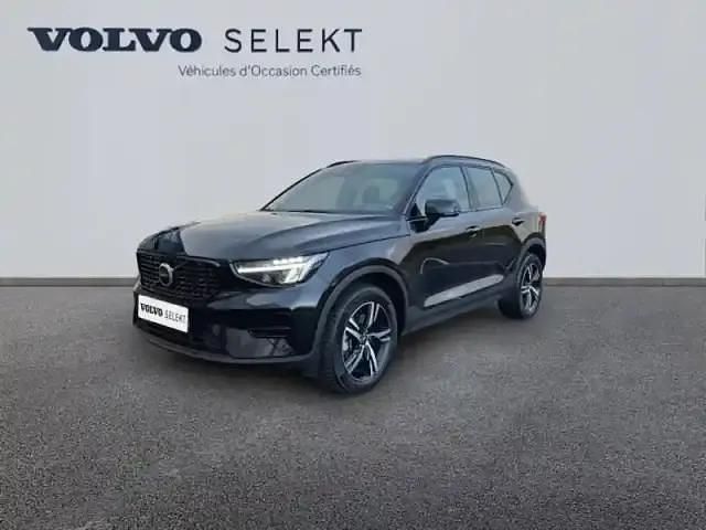 Noir onyx métallisé Utilisé 2024 Volvo XC40 Plus SUV | 34 490 € - Image 1/4