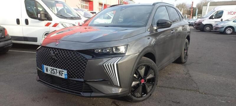 Gris Nouvelle 2024 DS Automobiles DS7 Crossback Performance SUV | 44 900 € (Prix assez cher) - Image 1/4