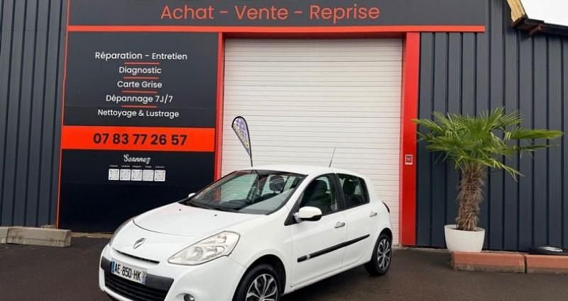 Blanc Utilisé 2009 Renault Clio III Citadine | 2 790 € (Prix juste) - Image 1/4