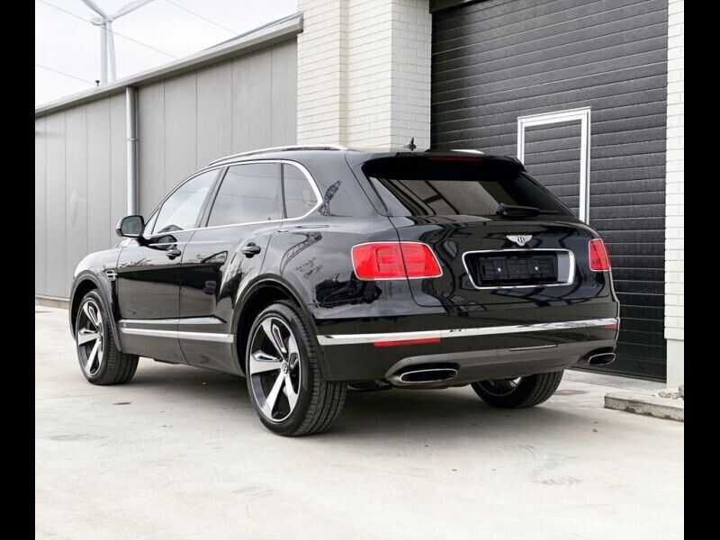 Occasion Bentley Bentayga 608 ch (447 kW) 2016 Noir peinture métallisée SUV
