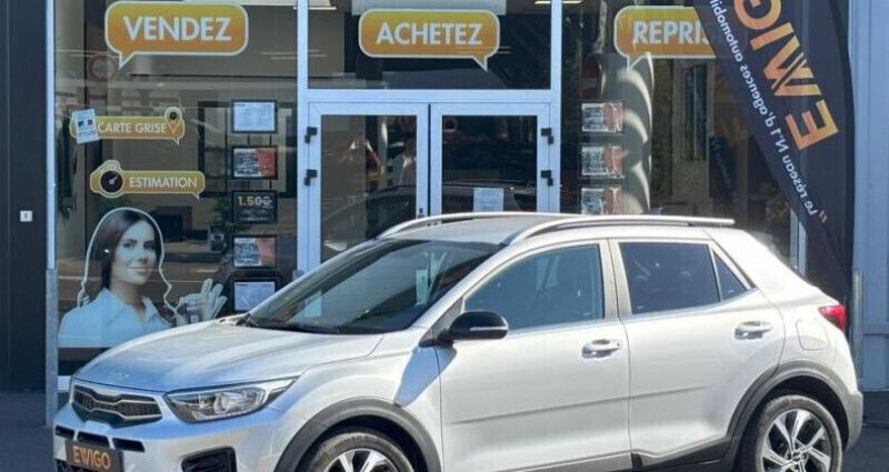 Gris Utilisé 2022 Kia Stonic GT-Line SUV | 17 590 € (Prix juste) - Image 1/4