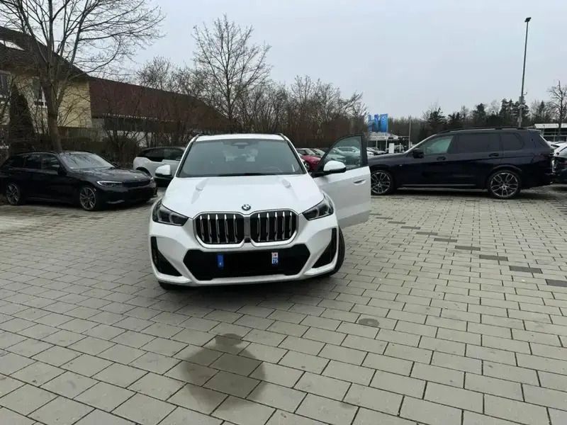 Image 2/4