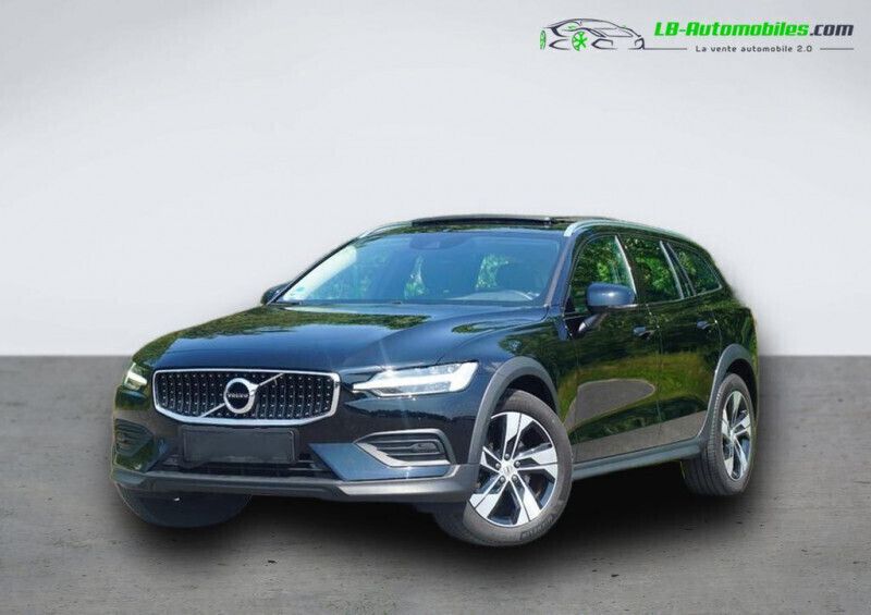 Utilisé 2022 Volvo V60 CC Break | 36 100 € - Image 1/4