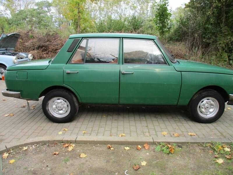 Vert Utilisé 1980 Wartburg 353 Berline | 3 000 € - Image 1/4