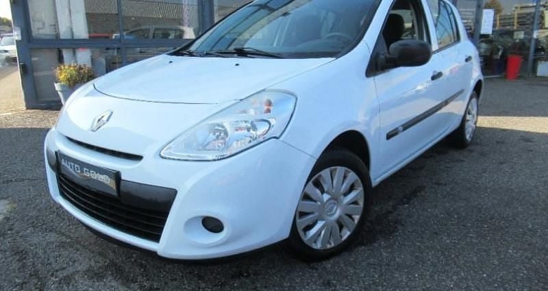 Utilisé 2011 Renault Clio III Citadine | 4 990 € (Bon prix) - Image 1/4