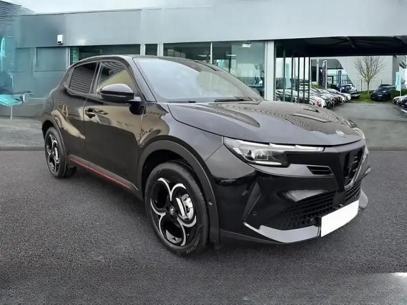 Nouvelle 2025 Alfa Romeo Junior Edizione Speciale SUV | 31 900 € (Prix assez cher) - Image 1/4