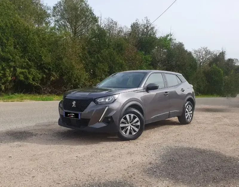 Gris Utilisé 2020 Peugeot 2008 S SUV | 13 990 € (Super prix) - Image 1/4