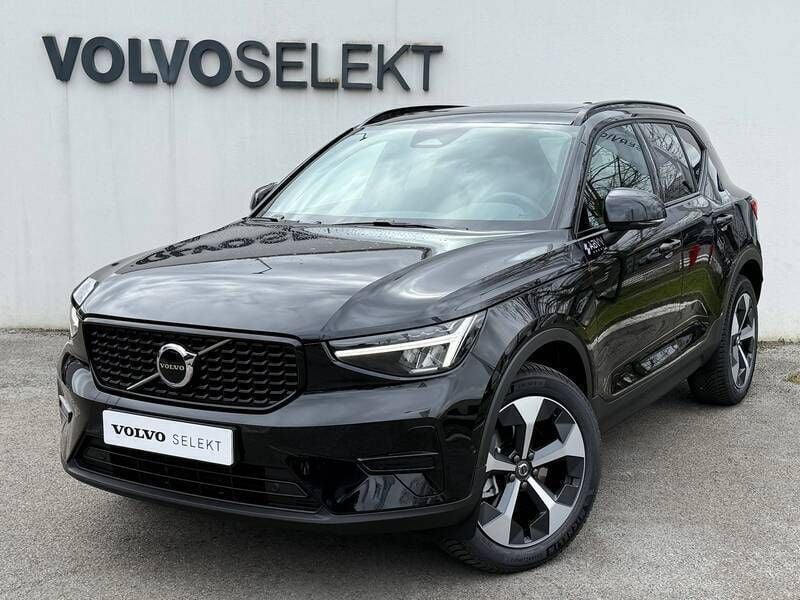 Noir Utilisé 2025 Volvo XC40 Ultra SUV | 44 990 € (Prix juste) - Image 1/3
