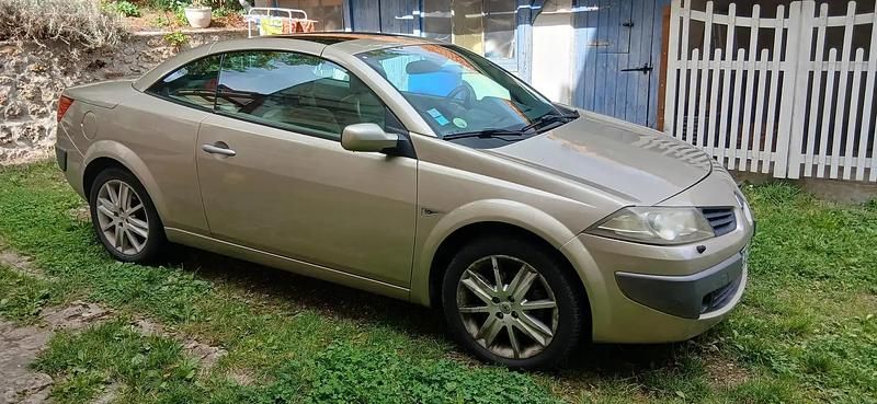 Beige Utilisé 2007 Renault Mégane Cabriolet Cabriolet | 3 500 € - Image 1/4