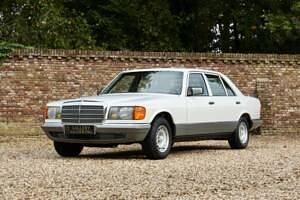 Blanc Utilisé 1983 Mercedes 380 Berline | 43 500 € - Image 1/4