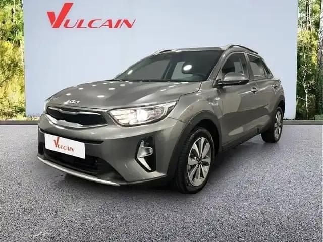 Gris Occasion 2024 Kia Stonic SUV | 18 490 € (Bon prix) - Image 1/4