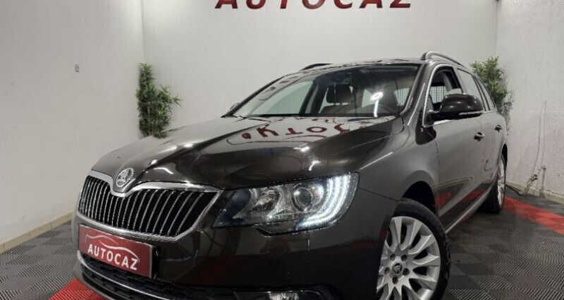 Utilisé 2014 Skoda Superb Elegance Break | 15 990 € - Image 1/4