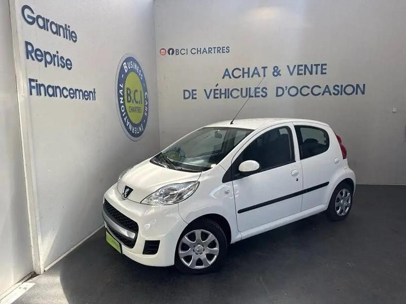 Blanc Utilisé 2012 Peugeot 107 Urban Move Citadine | 5 990 € - Image 1/4