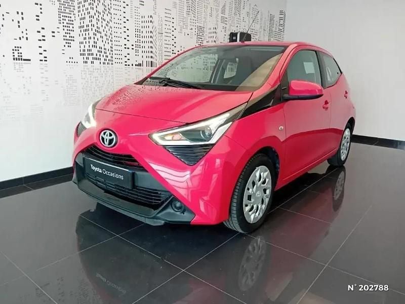 Rouge Utilisé 2020 Toyota Aygo X-play Citadine | 10 500 € (Prix juste) - Image 1/4