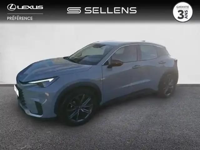 Gris manhattan métallisé Utilisé 2024 Lexus LBX SUV | 30 890 € (Bon prix) - Image 1/4