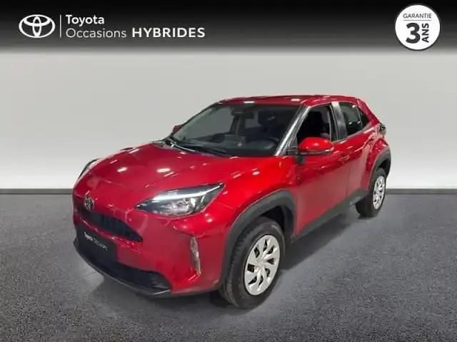 Rouge intense (m) Occasion 2024 Toyota Yaris Hybrid SUV | 22 490 € (Bon prix) - Image 1/4