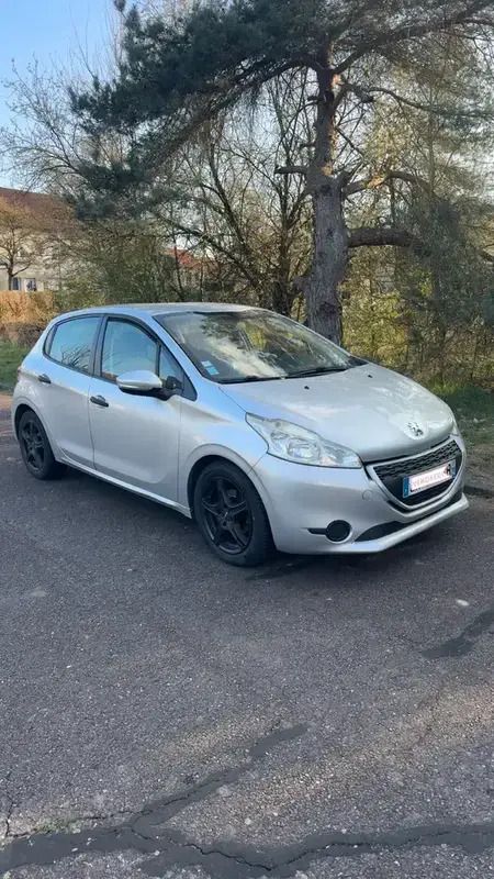 Utilisé 2012 Peugeot 208 Active Citadine | 5 300 € (Prix juste) - Image 1/4