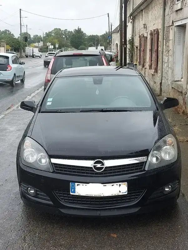 Utilisé 2008 Opel Astra GTC Sport Coupé | 3 500 € - Image 1/4