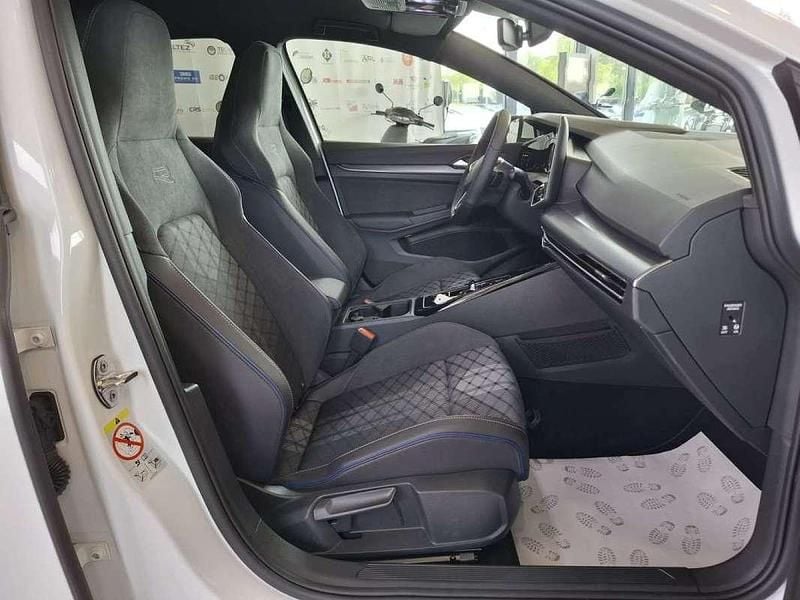Occasion VW Golf VIII R-line 150 ch (110 kW) 2025 Blanc Berline