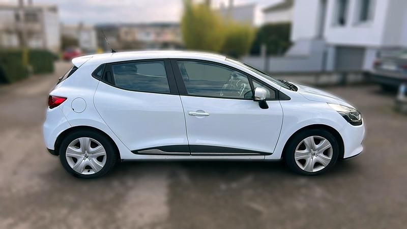 Occasion Renault Clio IV Zen 75 ch (55 kW) 2016 Blanc Berline