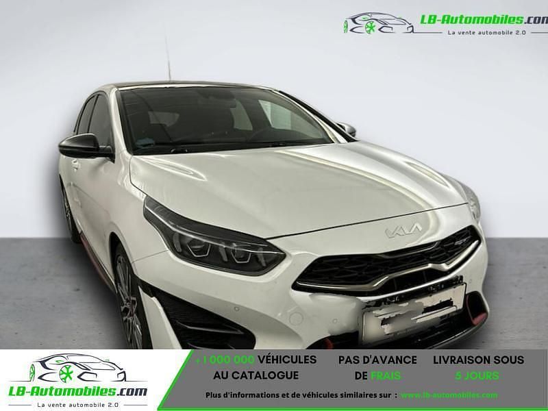 Utilisé 2022 Kia ProCeed 2 Citadine | 31 700 € (Prix juste) - Image 1/4