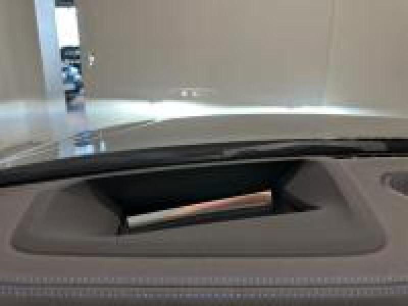 Image 2/4