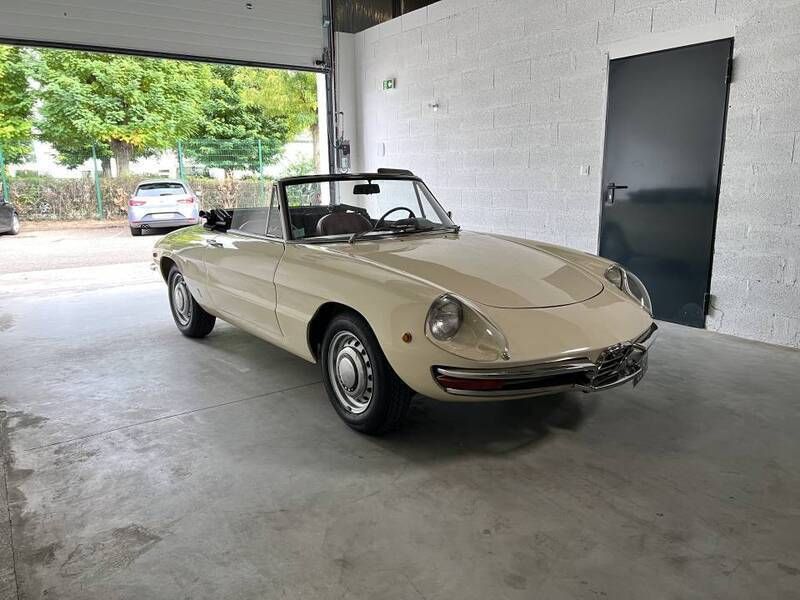 Beige Utilisé 1968 Alfa Romeo Spider Veloce Cabriolet | 66 900 € - Image 1/4