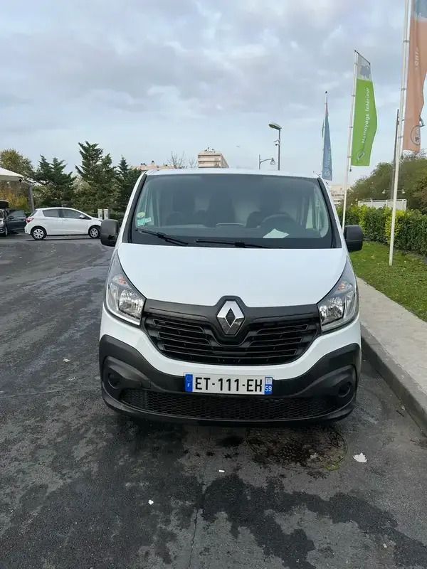 Utilisé 2018 Renault Trafic Komfort Van | 10 500 € (Super prix) - Image 1/4