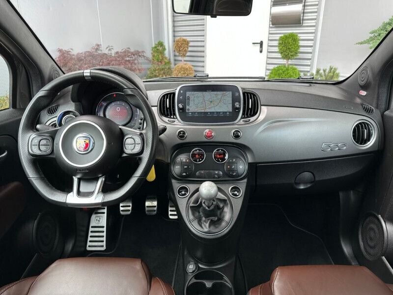 Image 3/4