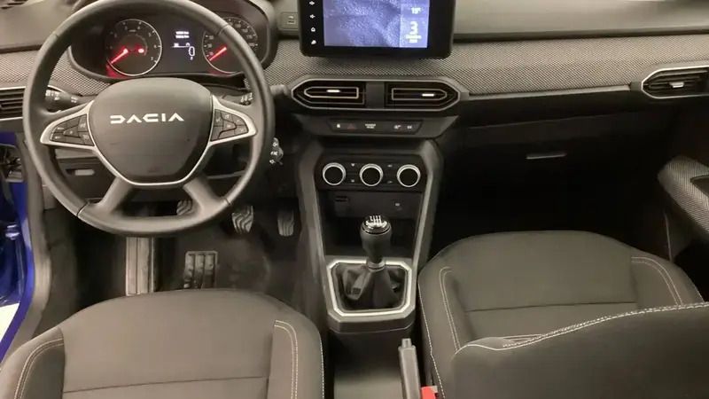 Image 3/4