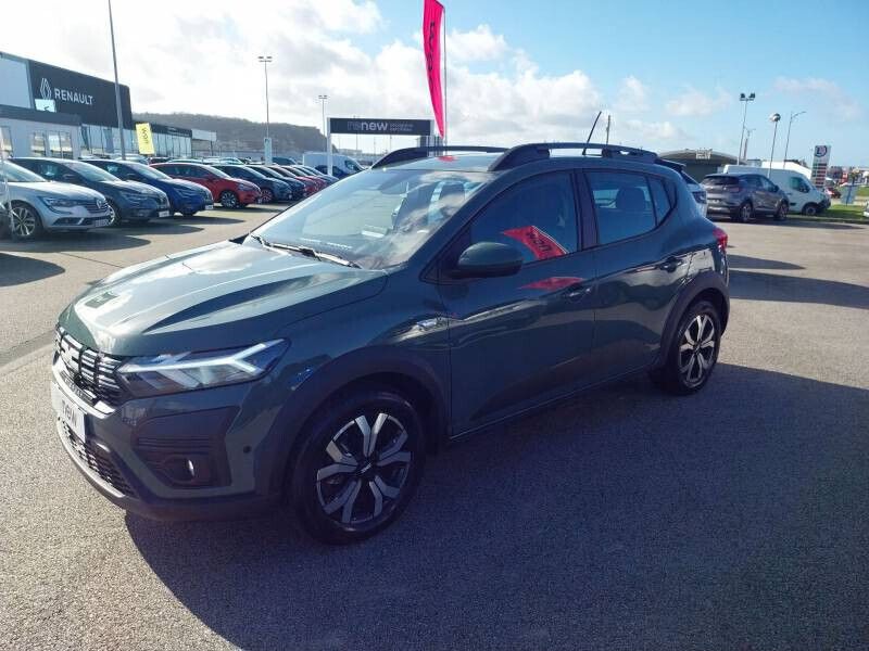 Utilisé 2024 Dacia Sandero Expression Citadine | 16 990 € (Prix juste) - Image 1/4