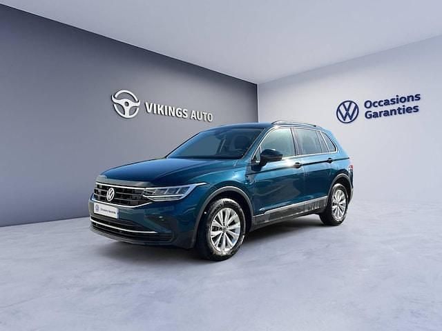 Utilisé 2023 VW Tiguan Life SUV | 31 990 € (Prix juste) - Image 1/4