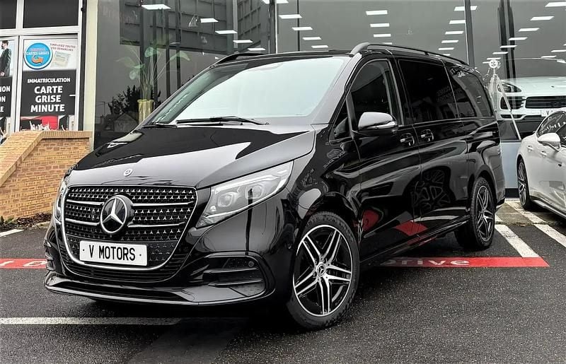 Noir Utilisé 2024 Mercedes V250 Avantgarde Monospace | 94 990 € - Image 1/4