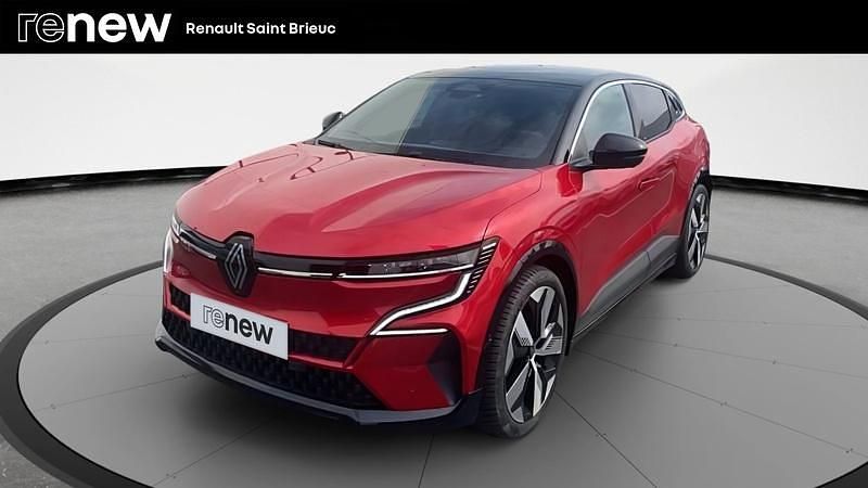 Rouge Utilisé 2023 Renault Mégane Techno Berline | 27 490 € (Prix juste) - Image 1/4