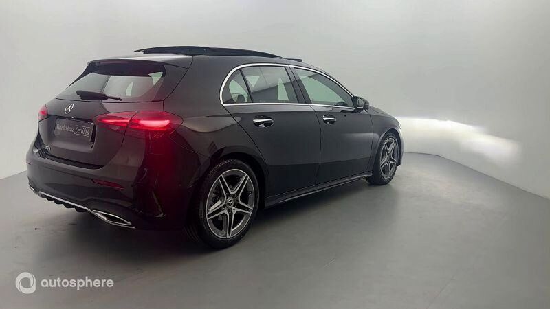 Noir cosmos métallisé Utilisé 2025 Mercedes A200 AMG line Berline | 44 999 € - Image 1/4