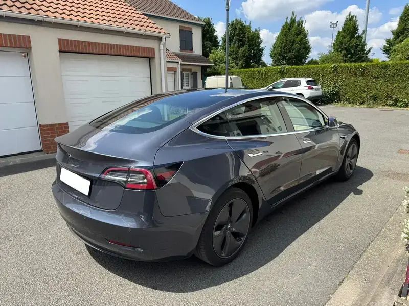 Utilisé 2020 Tesla Model 3 Standard Range Plus Berline | 19 990 € (Bon prix) - Image 1/4