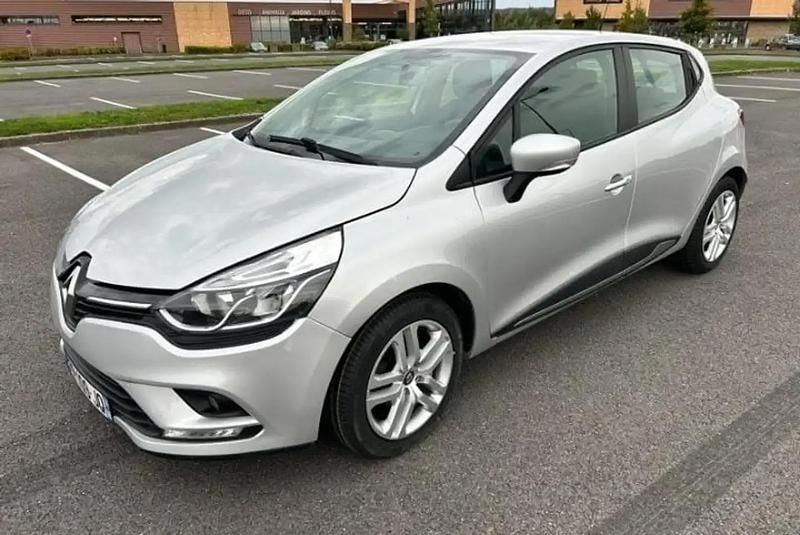 Gris Utilisé 2019 Renault Clio Van | 6 750 € - Image 1/4