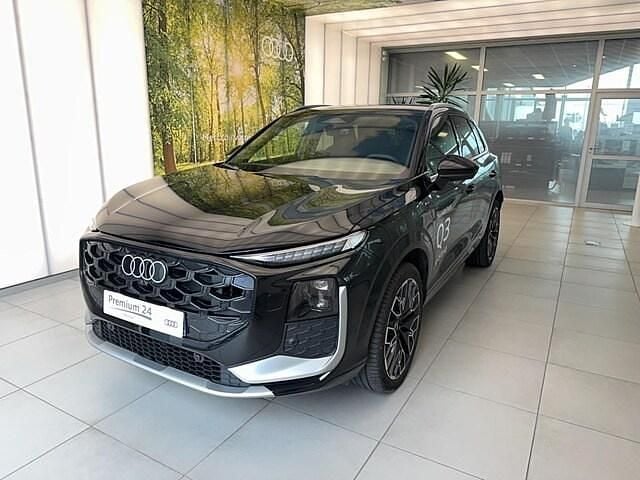 Noir mythique métallisé Nouvelle 2026 Audi Q3 Design SUV | 69 490 € - Image 1/4