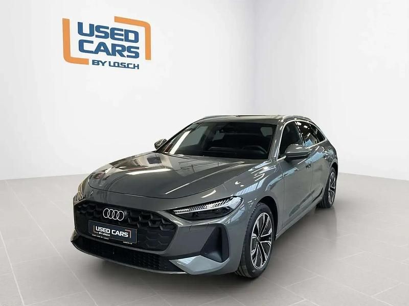 Gris Utilisé 2024 Audi A5 Sport Coupé | 52 297 € (Prix juste) - Image 1/4