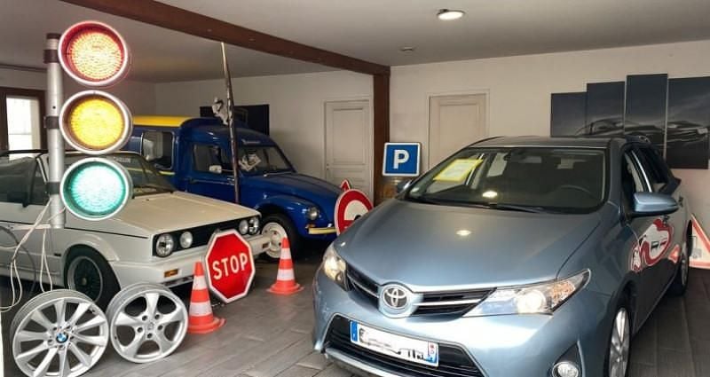 Utilisé 2013 Toyota Auris Style Berline | 7 990 € - Image 1/4