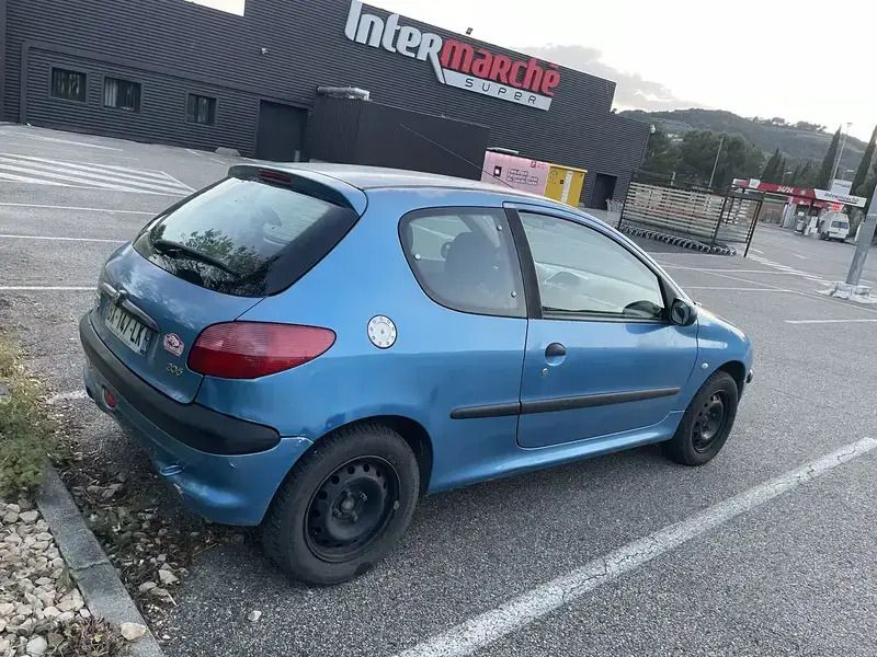 Utilisé 2003 Peugeot 206 Premium Berline | 2 200 € (Prix cher) - Image 1/4