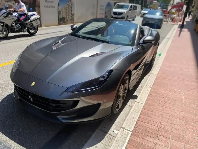 Gris Utilisé 2019 Ferrari Portofino Cabriolet | 197 900 € (Super prix) - Image 1/4