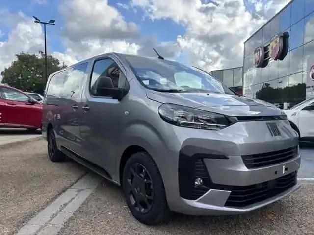Gris acier métallisée Nouvelle 2025 Fiat Scudo S Van | 34 990 € (Prix juste) - Image 1/4