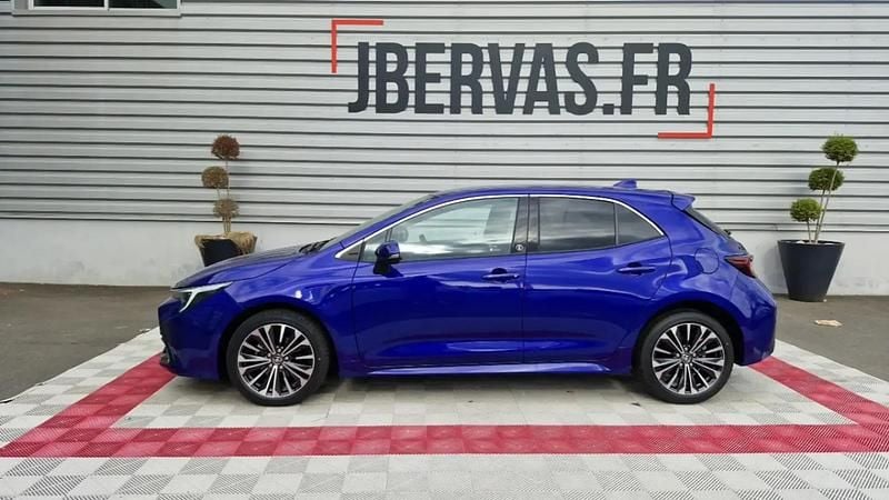 Bleu Nouvelle 2024 Toyota Corolla Design Berline | 27 590 € (Bon prix) - Image 1/4