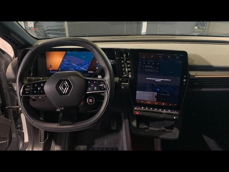 Gris Occasion 2025 Renault Megane E-Tech Techno Berline | 29 899 € (Prix juste) - Image 1/4