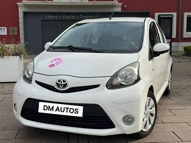 Blanc Utilisé 2014 Toyota Aygo Active Citadine | 4 500 € - Image 1/4