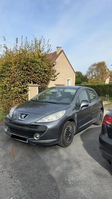 Occasion 2008 Peugeot 207 Premium Berline | 3 490 € (Prix cher) - Image 1/4