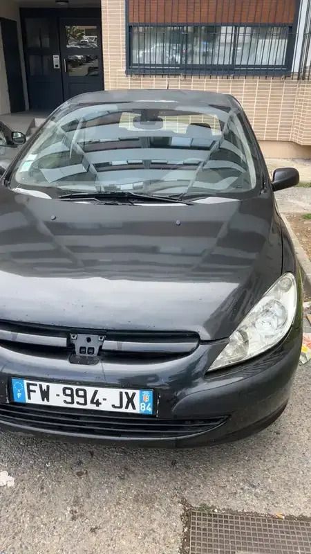 Noir Utilisé 2003 Peugeot 307 Griffe Berline | 2 500 € (Prix juste) - Image 1/4